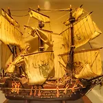 Spanish Galleon بيت ريفي